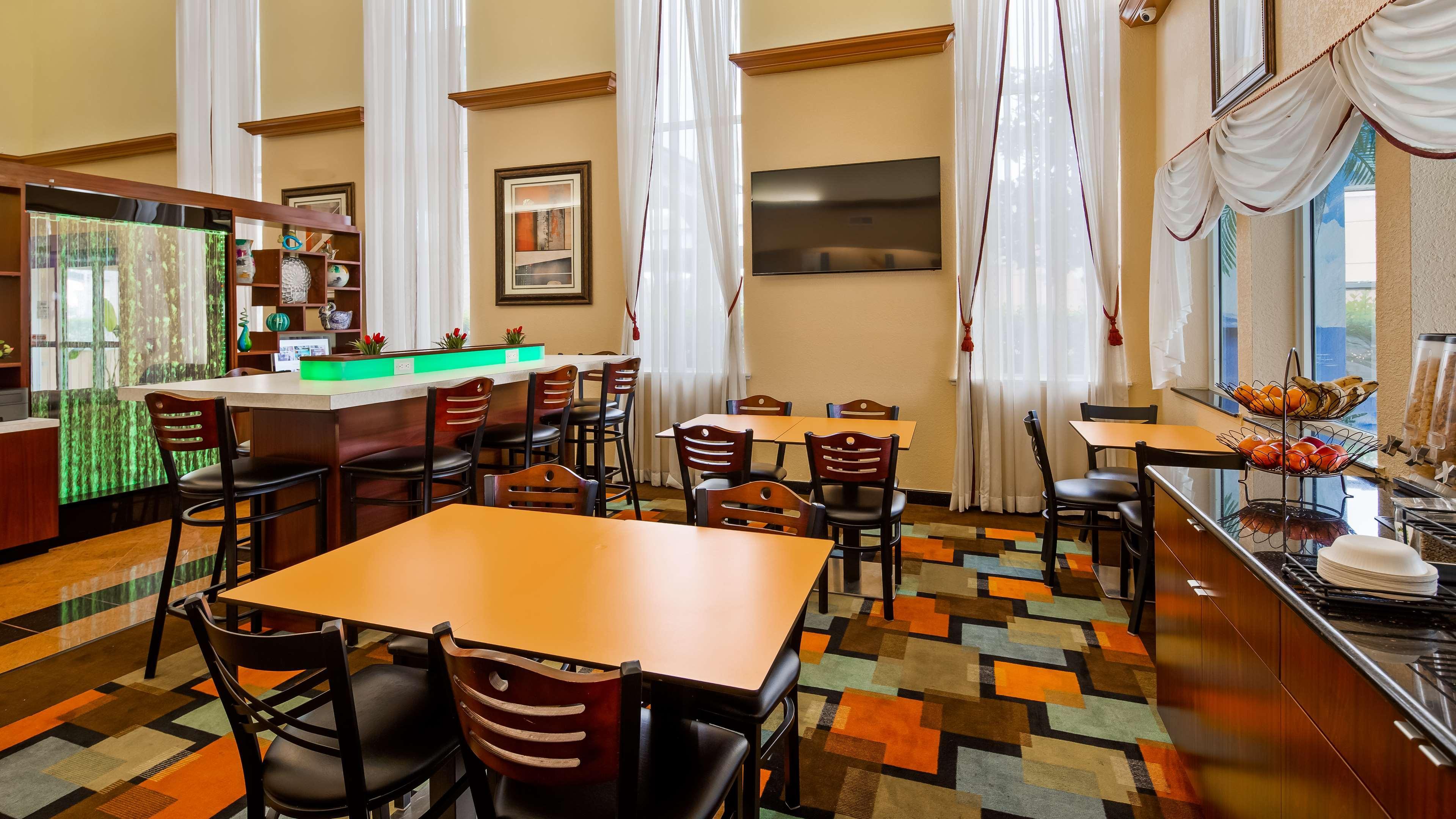Quality Inn & Suites Cypress Buitenkant foto