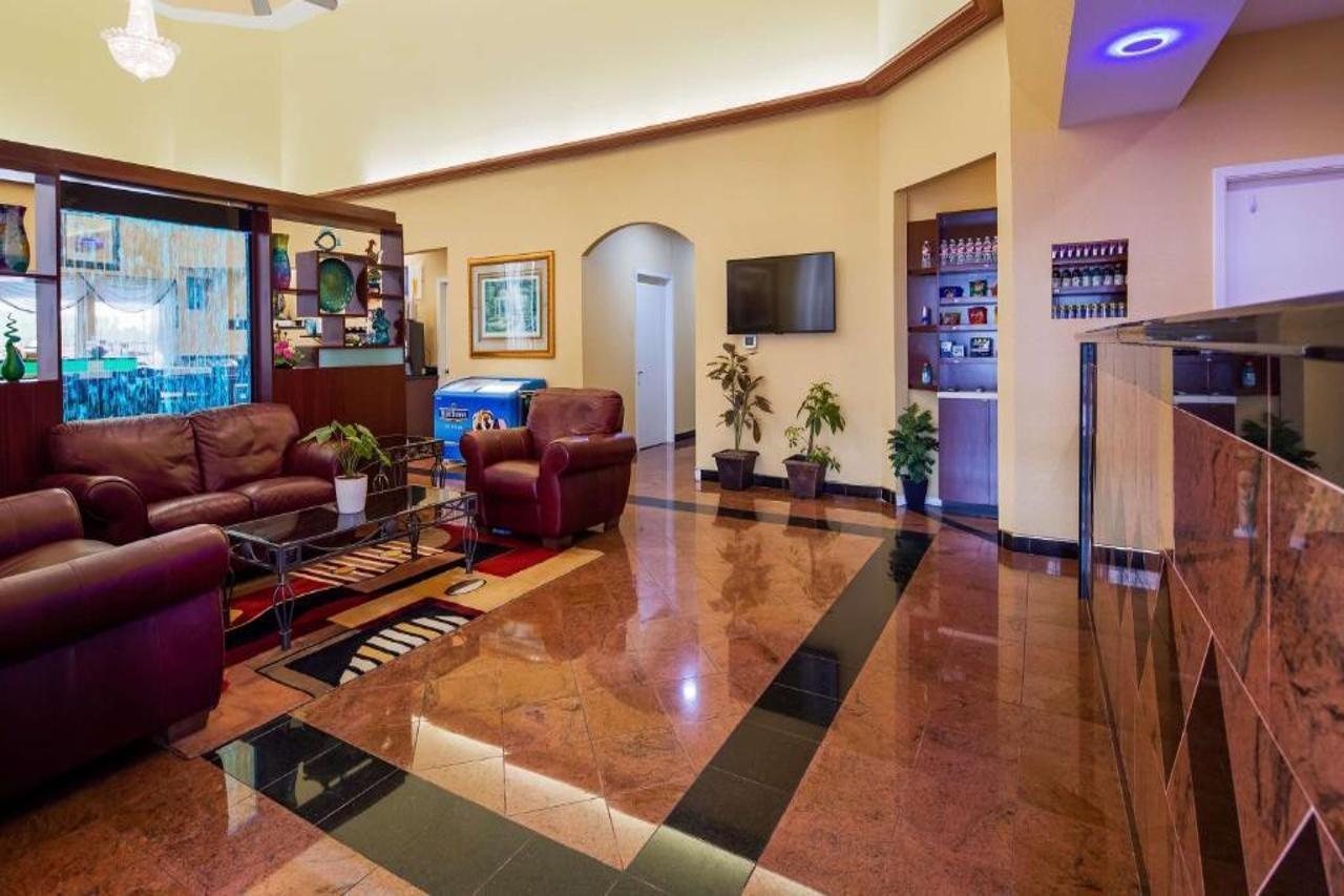 Quality Inn & Suites Cypress Buitenkant foto