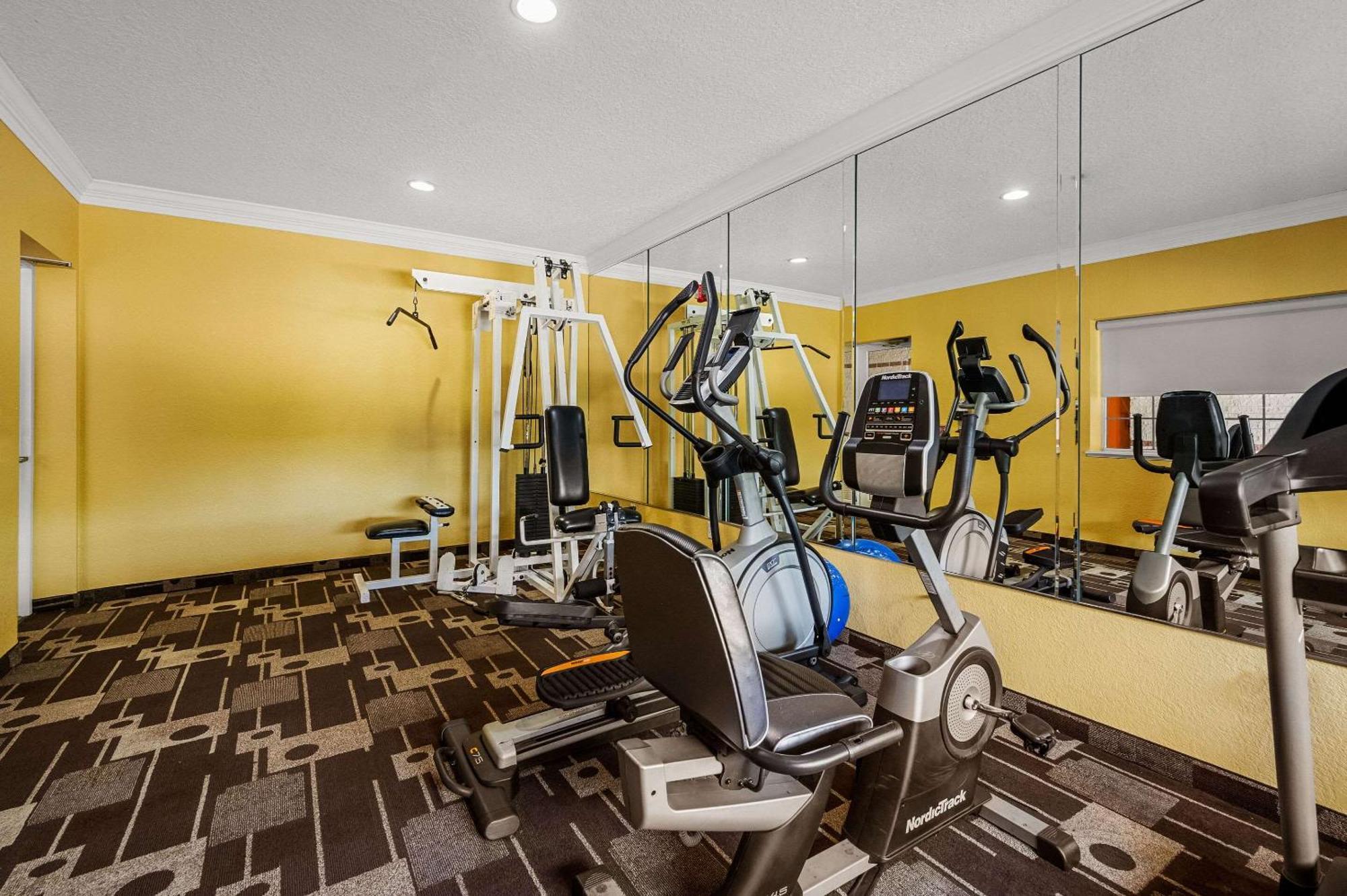 Quality Inn & Suites Cypress Buitenkant foto