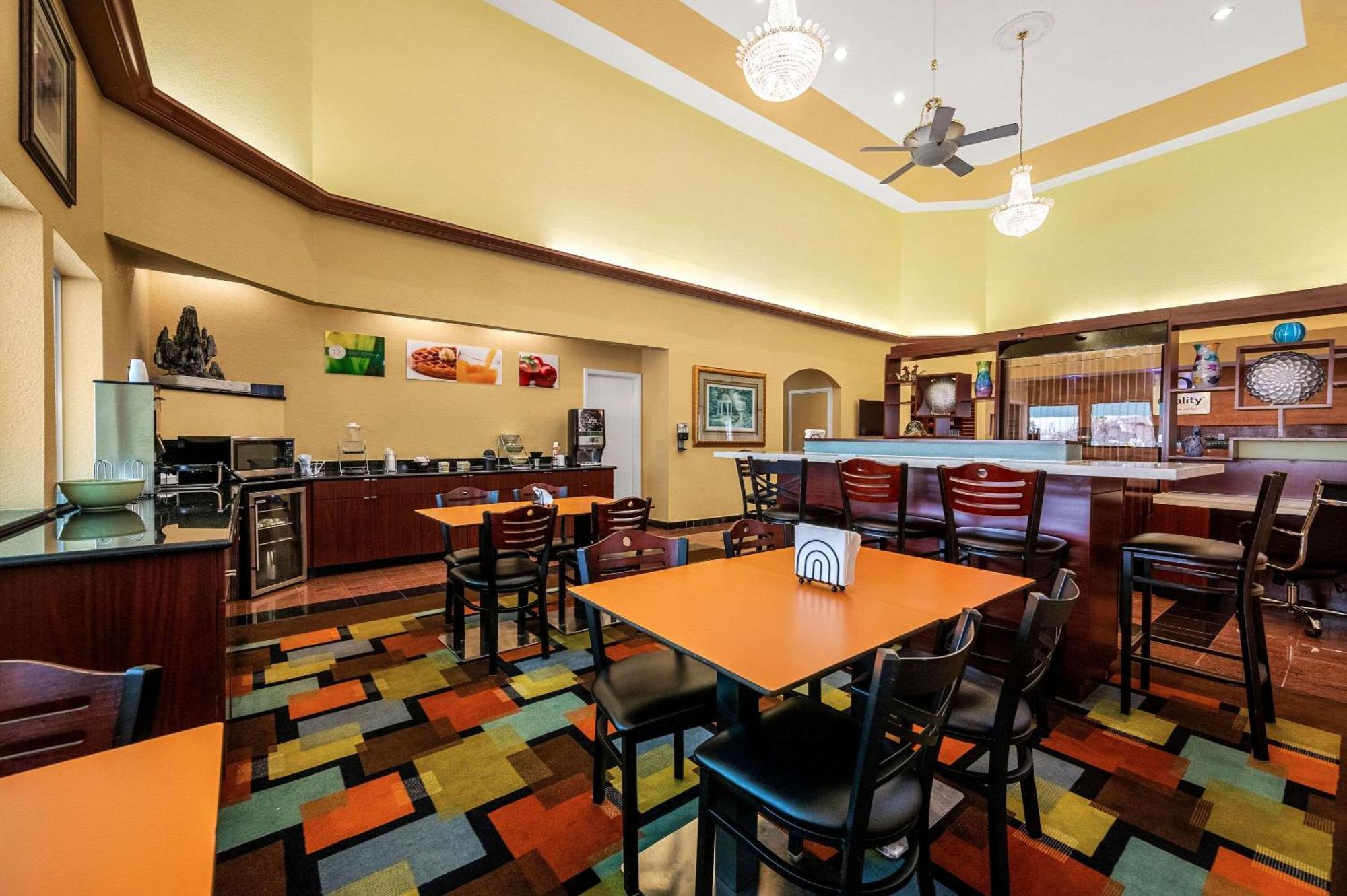 Quality Inn & Suites Cypress Buitenkant foto
