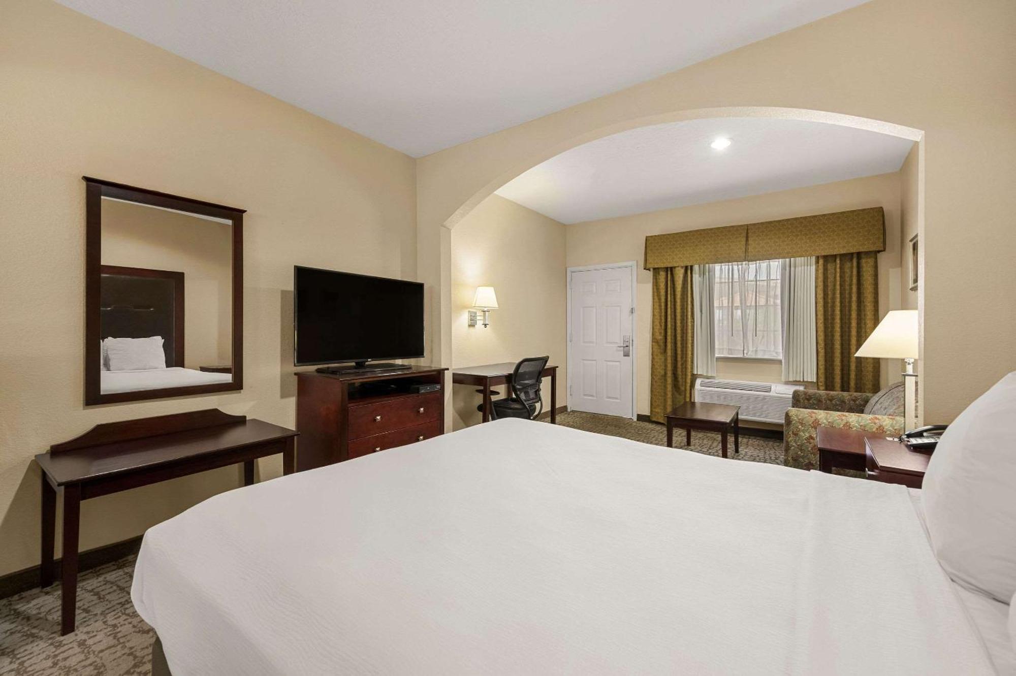 Quality Inn & Suites Cypress Buitenkant foto
